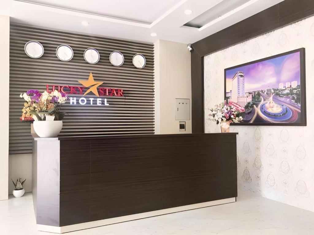 Lucky Star Hotel Buôn Ma Thuột Exteriör bild